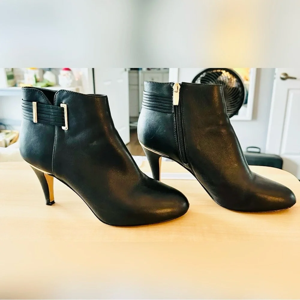 Vince Camuto Vinisha Black Leather Heeled Booties - Picture 1 of 7